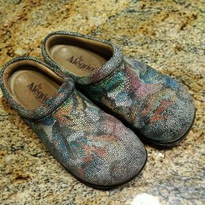 Alegria 'Kay 389' Multi Color Mules - Sz 6.5 US (37) Leather Butterfly Print